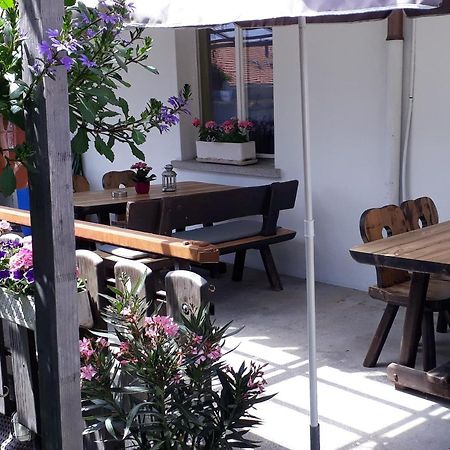 Hotel Restaurant Roessli Uetendorf Exterior photo