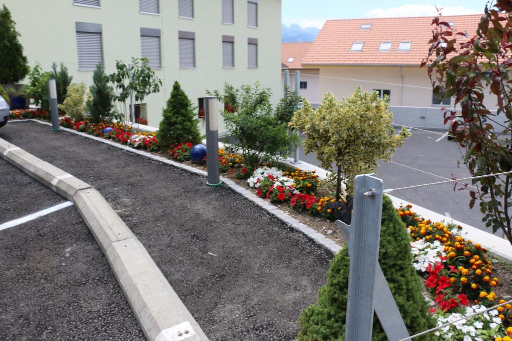 Hotel Restaurant Roessli Uetendorf Exterior photo